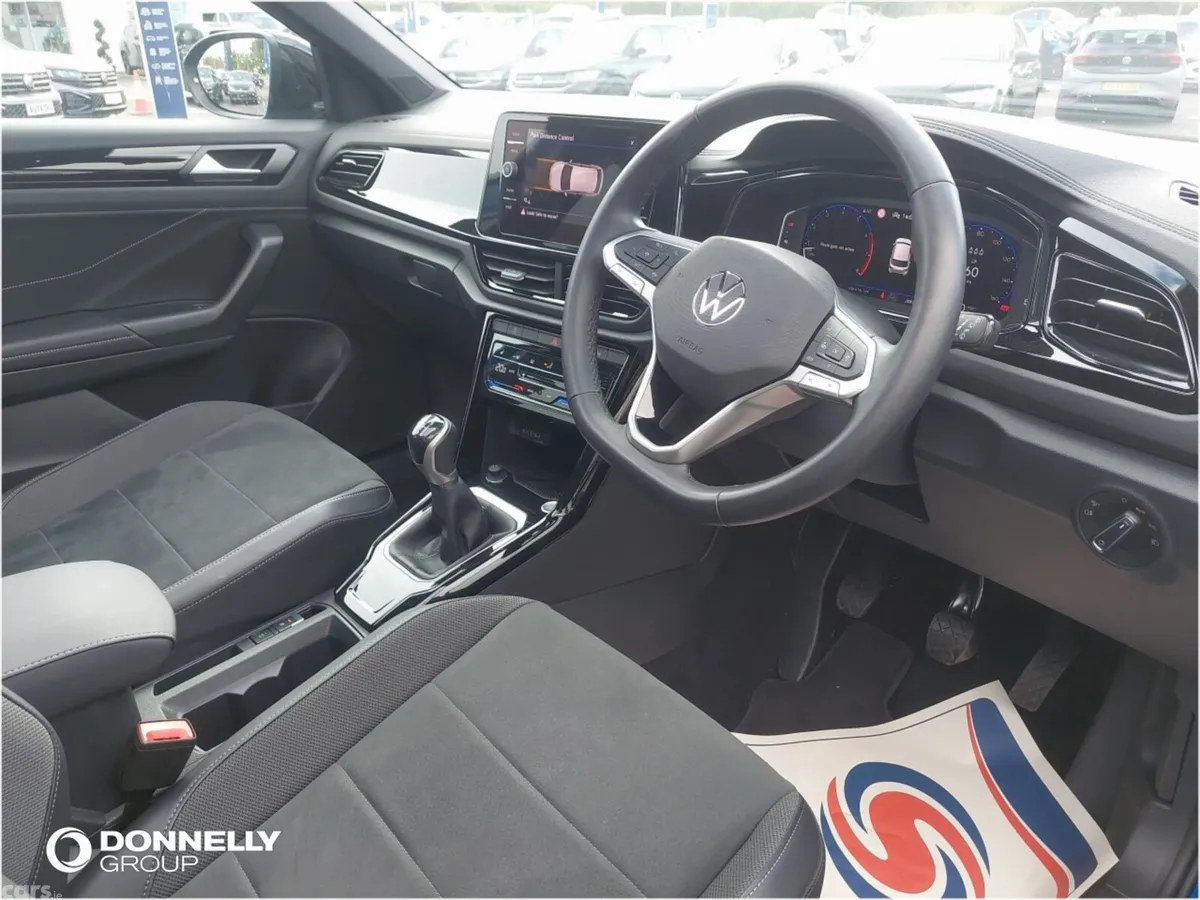 Volkswagen T-Roc Hatchback, Petrol, 2026, Blue