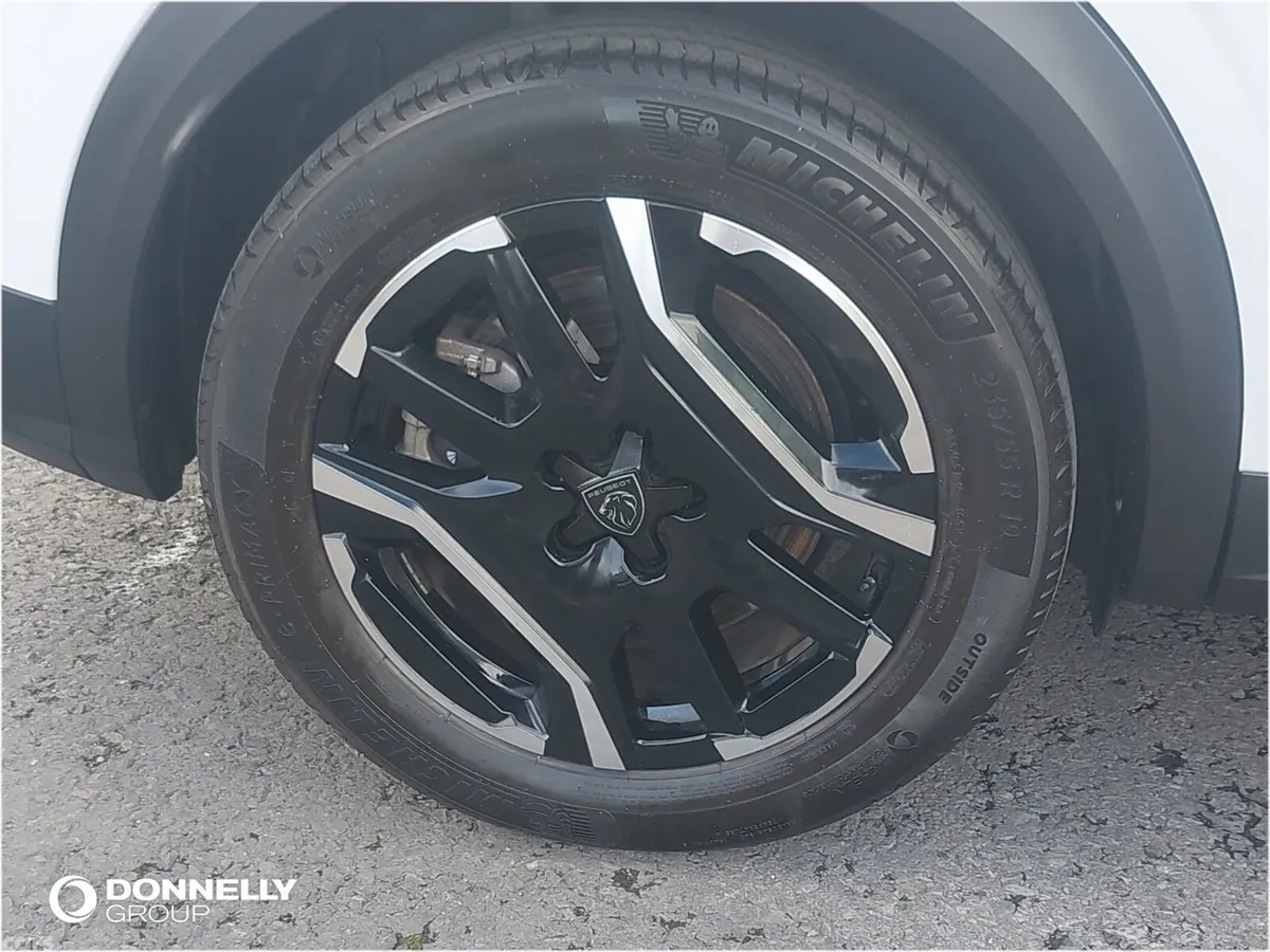 Peugeot 3008 SUV, Electric, 2025, White