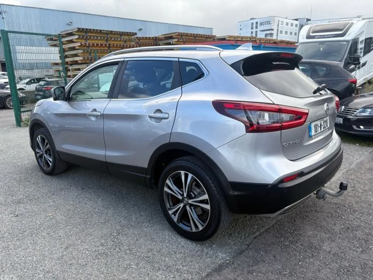 Nissan Qashqai Hatchback, Diesel, 2018, Silver