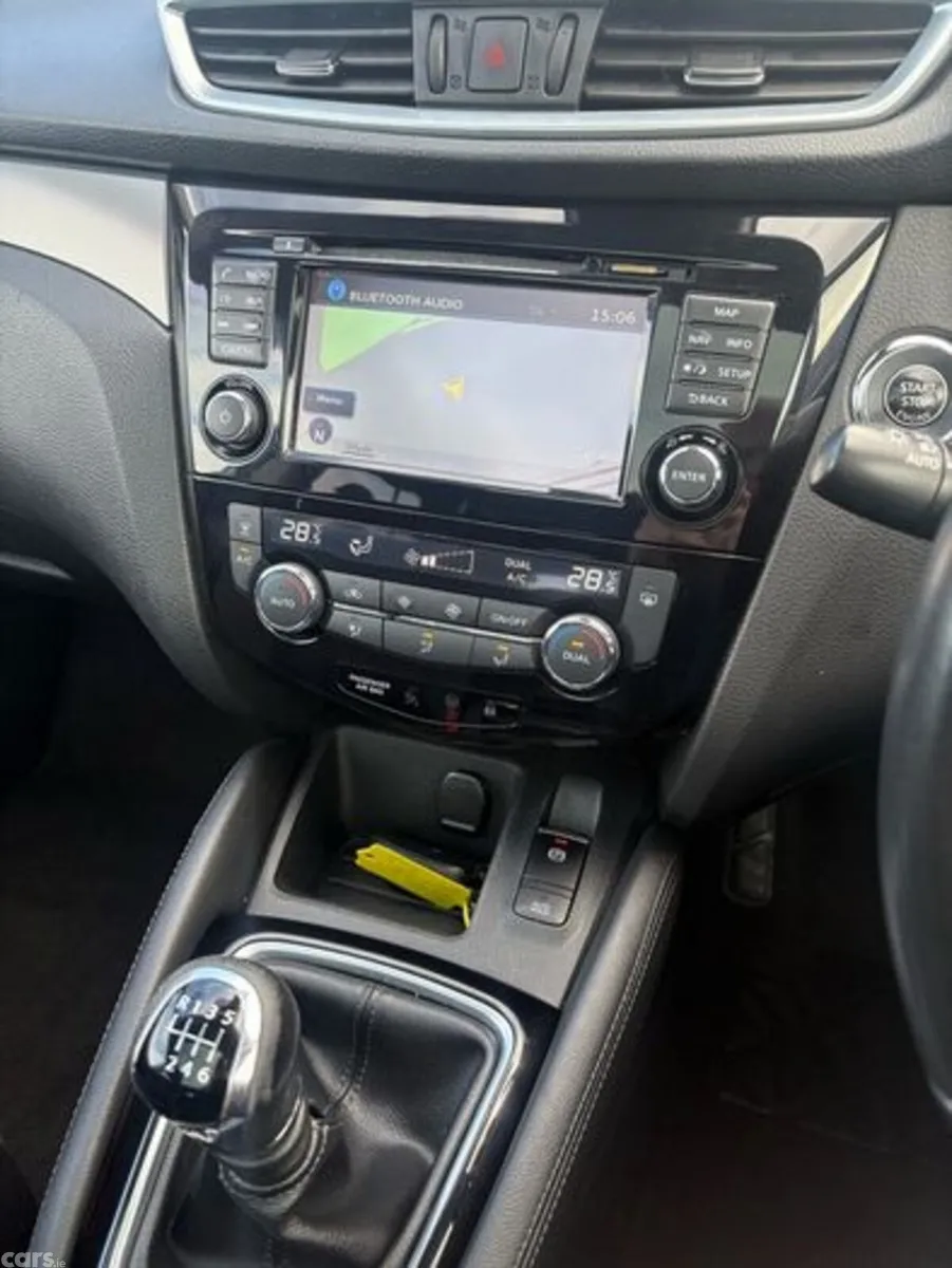 Nissan Qashqai Hatchback, Diesel, 2018, Silver