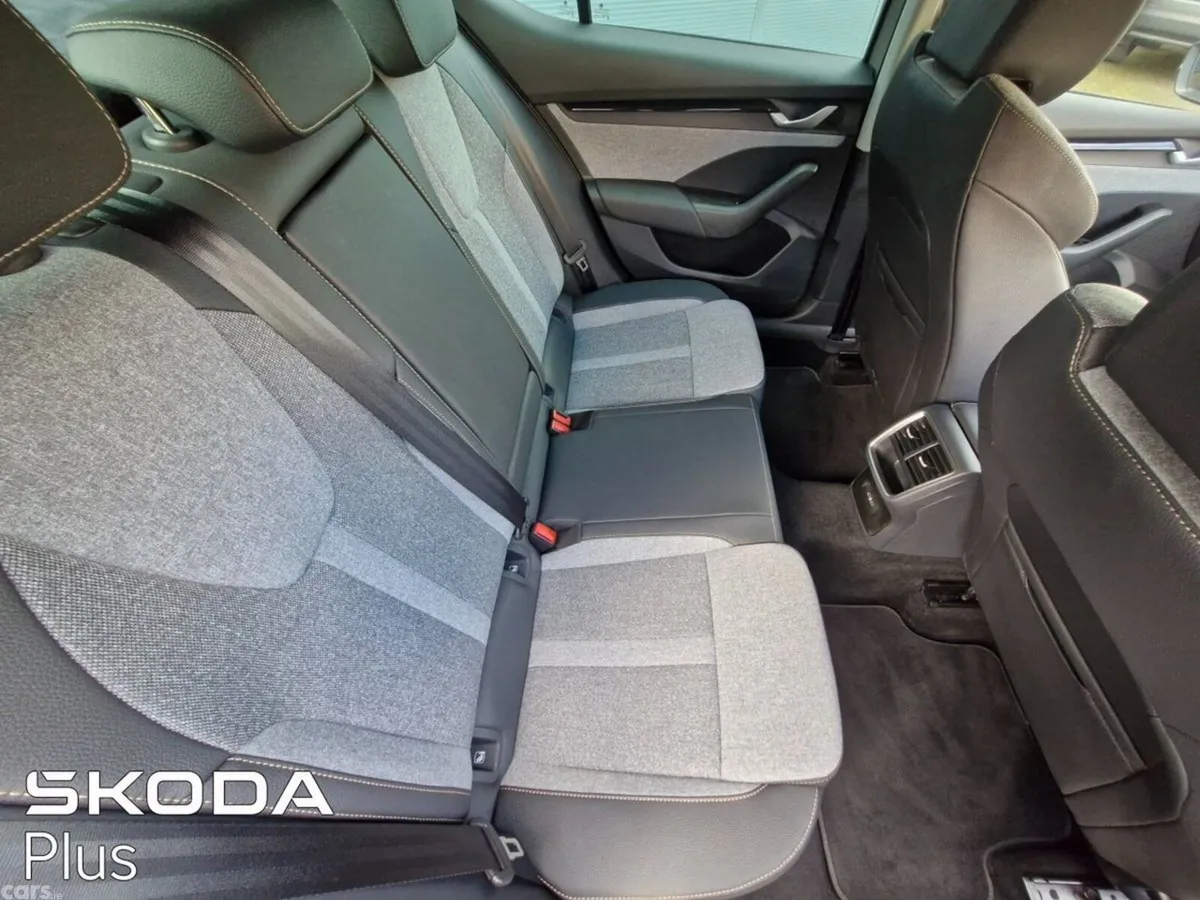 Skoda Octavia Saloon, Diesel, 2025, Grey
