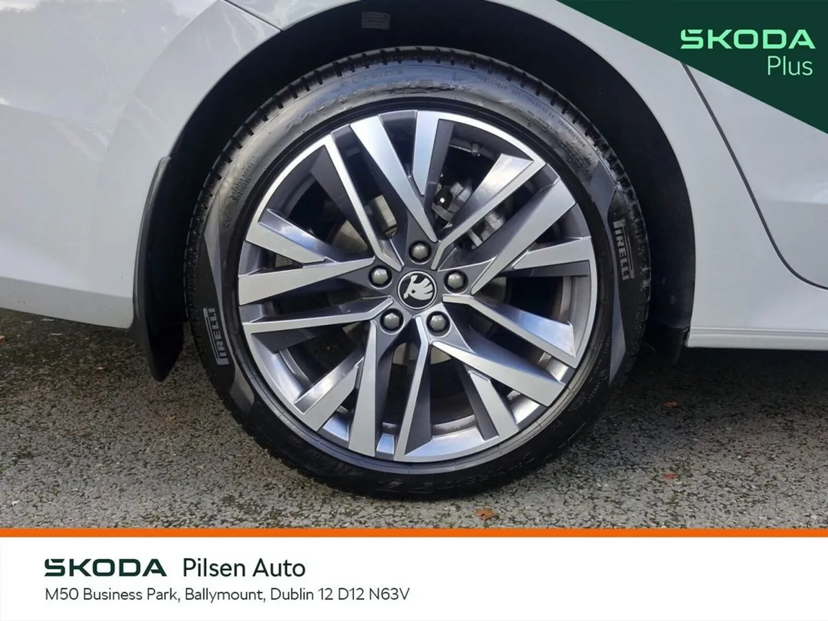 Skoda Octavia Saloon, Diesel, 2025, Grey