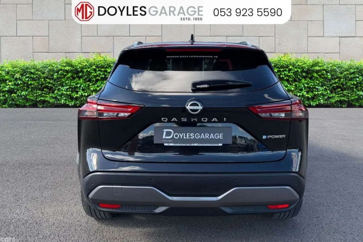 Nissan Qashqai MPV, Petrol, 2024, Black
