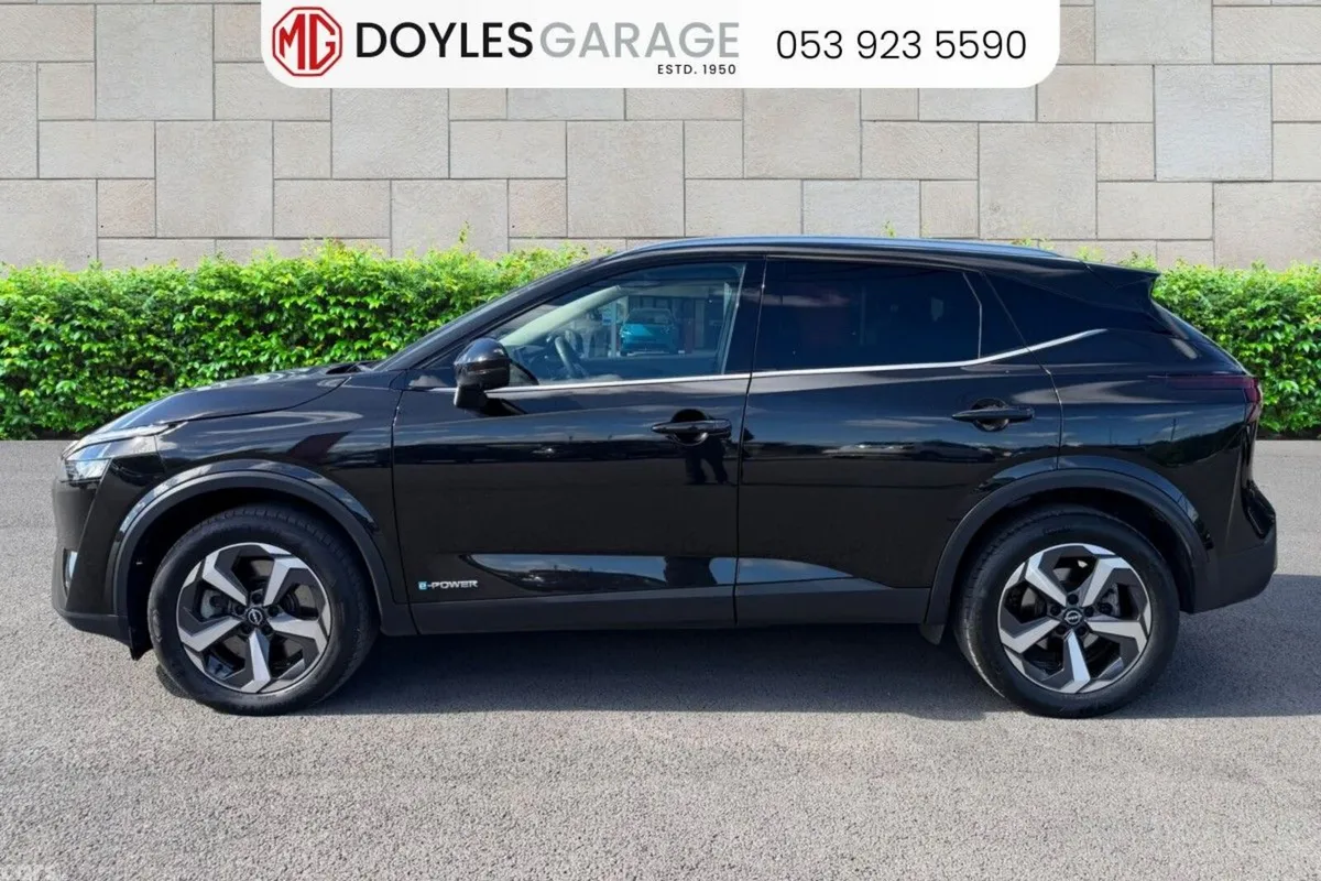 Nissan Qashqai MPV, Petrol, 2024, Black