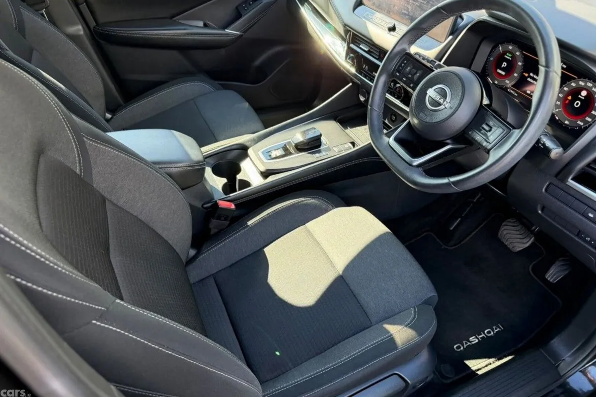 Nissan Qashqai MPV, Petrol, 2024, Black