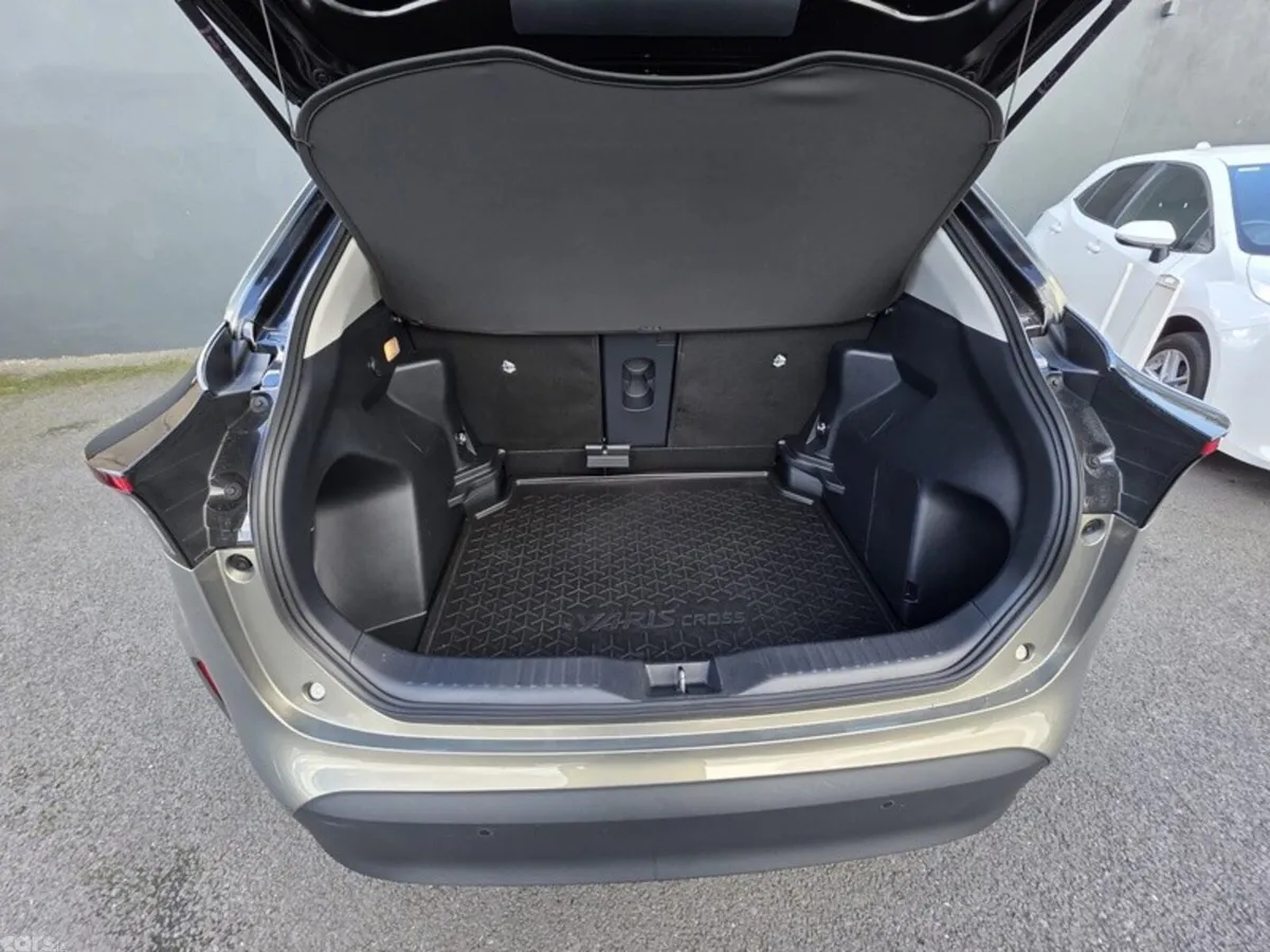 Toyota Yaris Cross Hatchback, Petrol Hybrid, 2024, Bronze