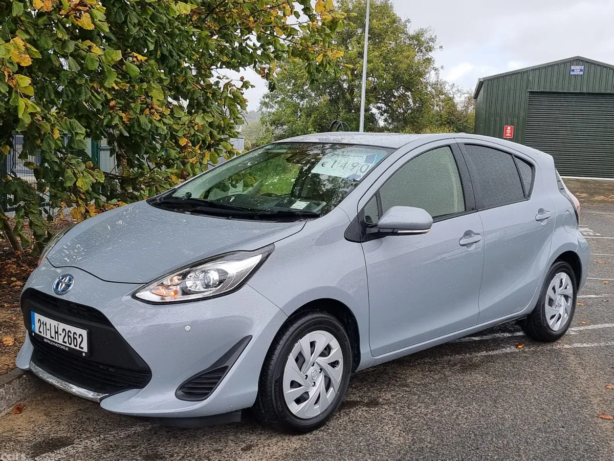 Toyota Aqua Hatchback, Petrol Hybrid, 2021, Grey