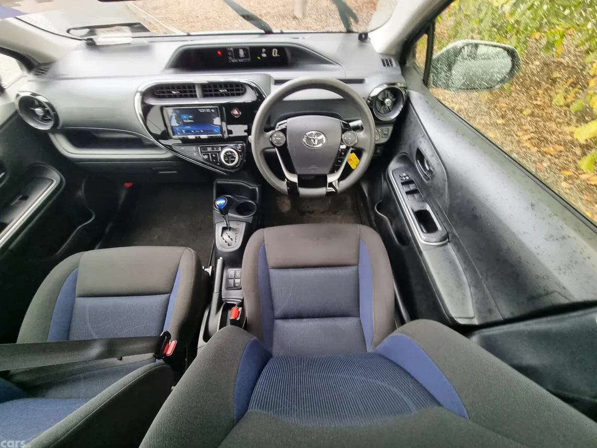 Toyota Aqua Hatchback, Petrol Hybrid, 2021, Grey