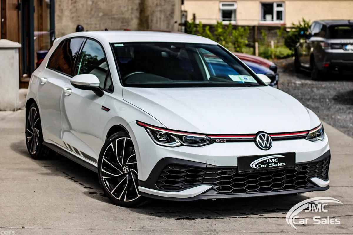 Volkswagen Golf Estate, Petrol, 2022, White