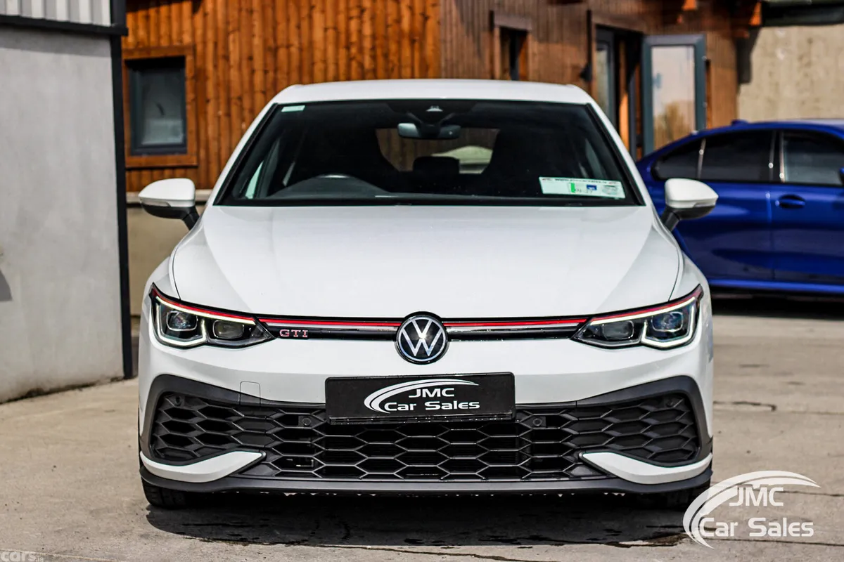 Volkswagen Golf Estate, Petrol, 2022, White