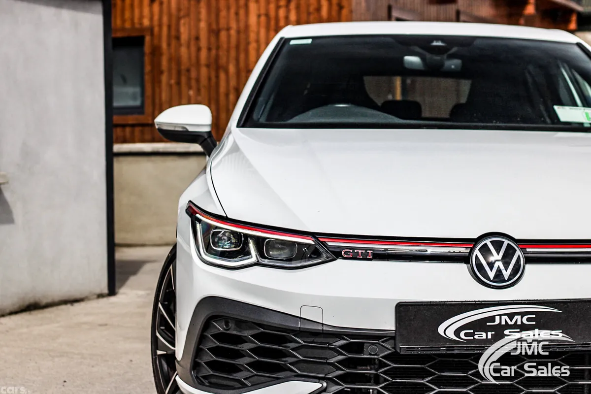 Volkswagen Golf Estate, Petrol, 2022, White