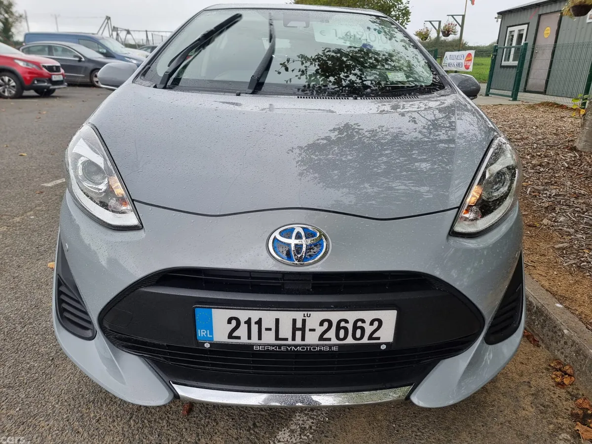 Toyota Aqua Hatchback, Petrol Hybrid, 2021, Grey