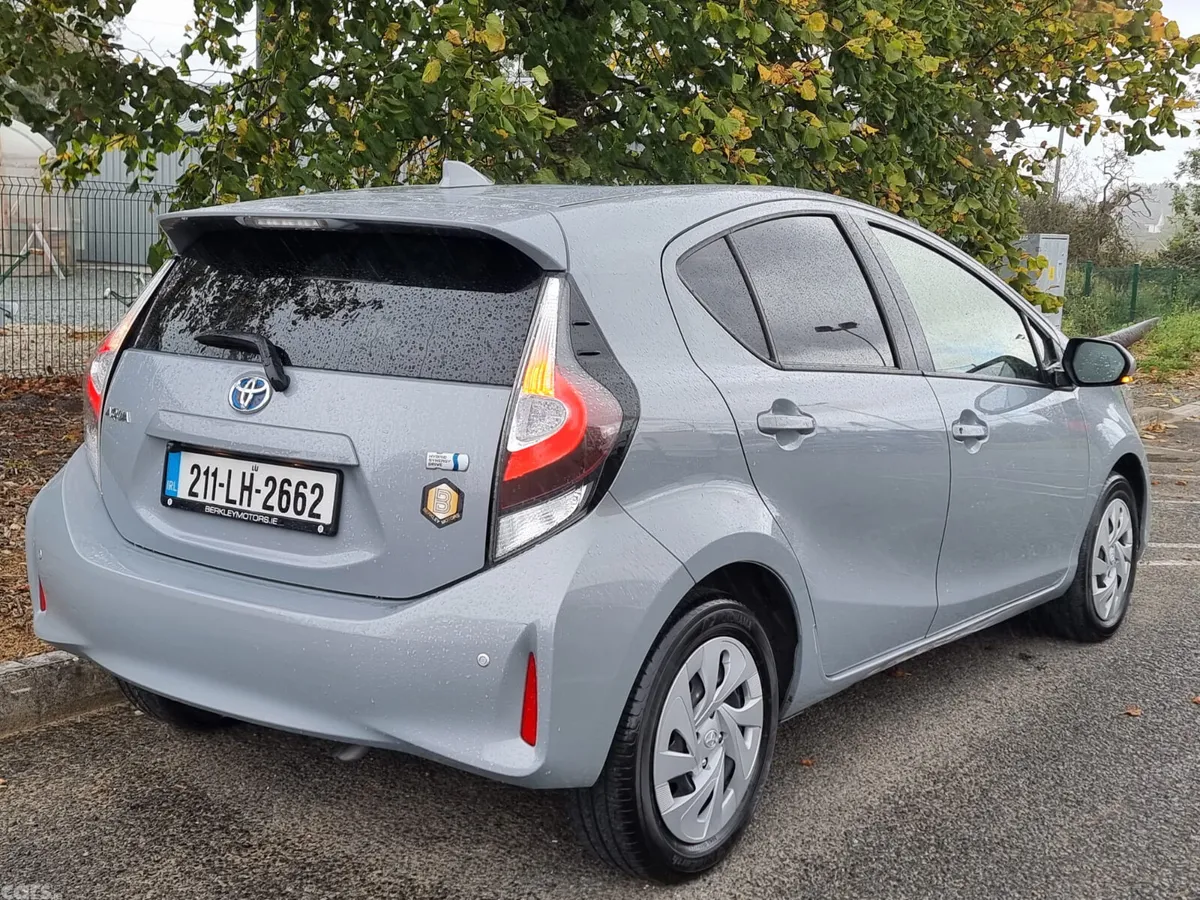 Toyota Aqua Hatchback, Petrol Hybrid, 2021, Grey