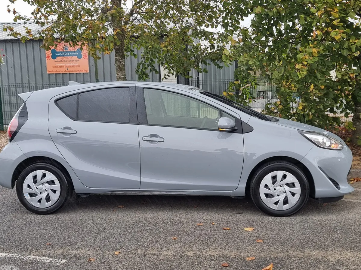 Toyota Aqua Hatchback, Petrol Hybrid, 2021, Grey