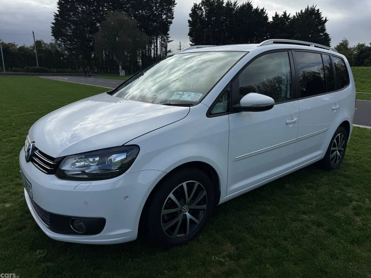 Volkswagen Touran MPV, Petrol, 2013, White
