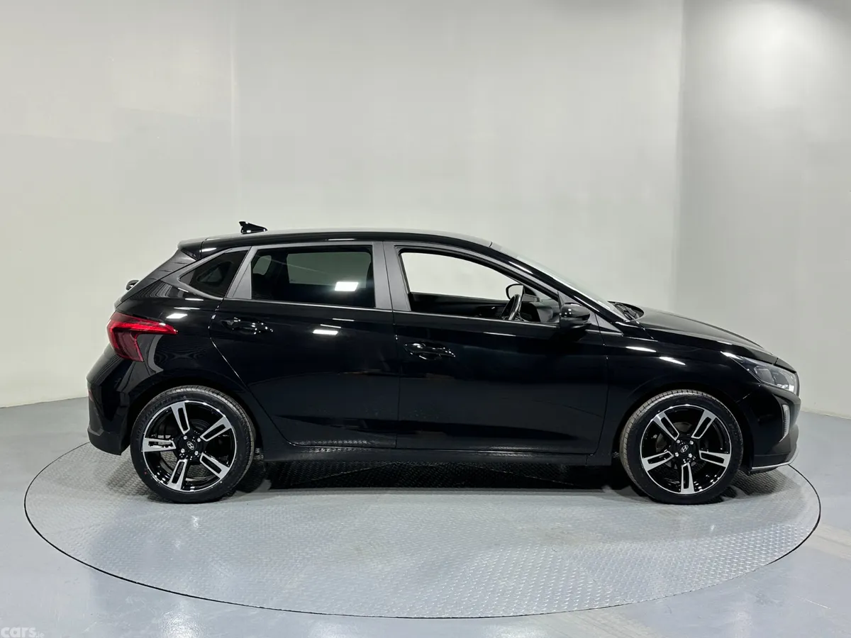 Hyundai i20 Hatchback, Petrol, 2024, Black