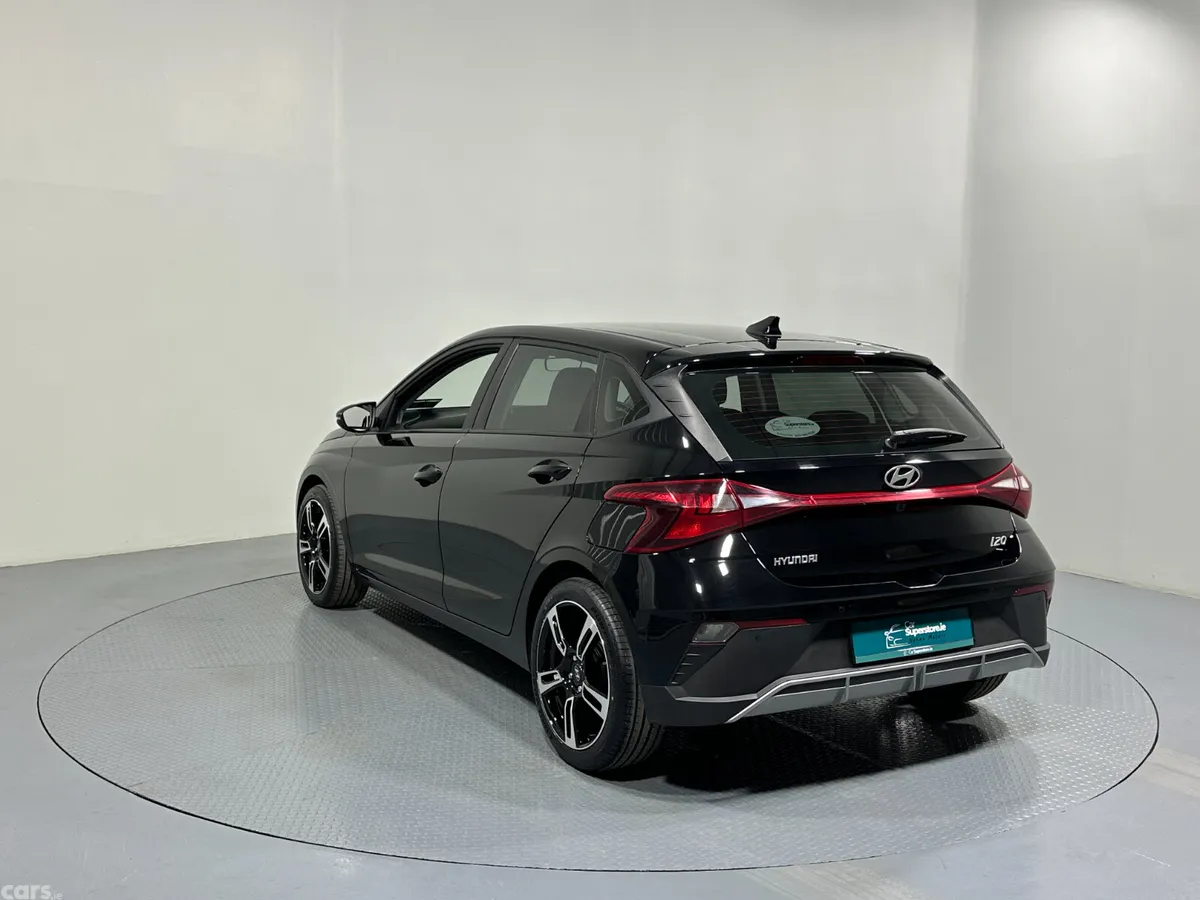 Hyundai i20 Hatchback, Petrol, 2024, Black