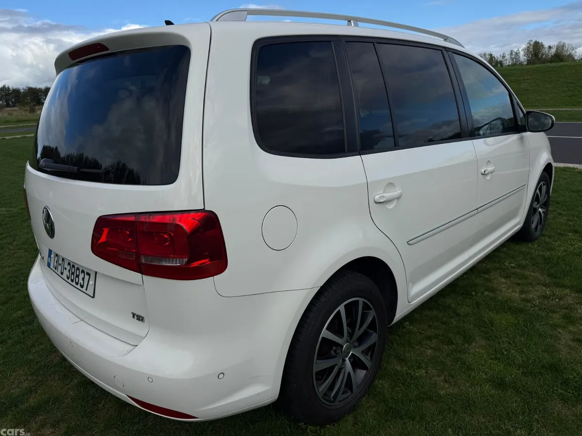 Volkswagen Touran MPV, Petrol, 2013, White
