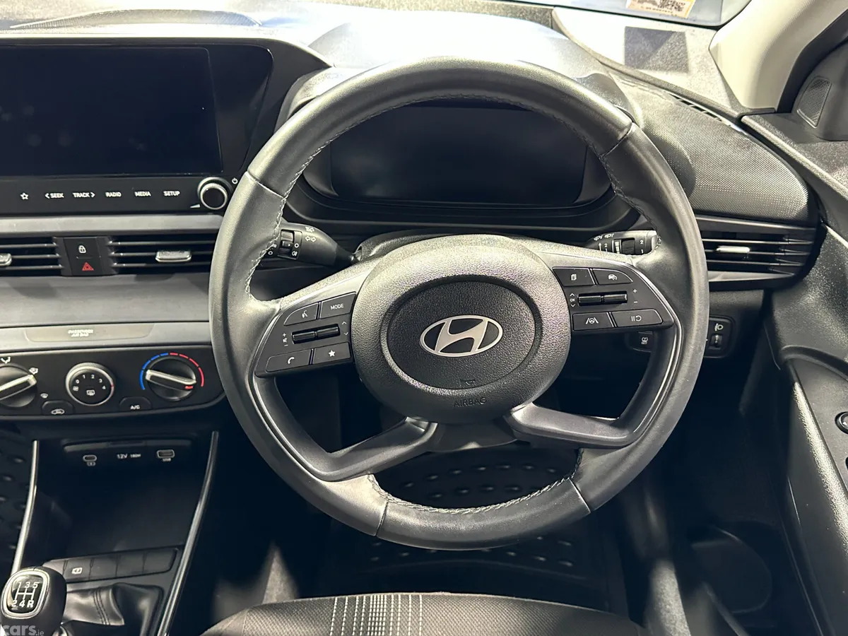 Hyundai i20 Hatchback, Petrol, 2024, Black
