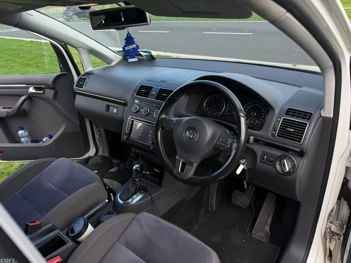 Volkswagen Touran MPV, Petrol, 2013, White