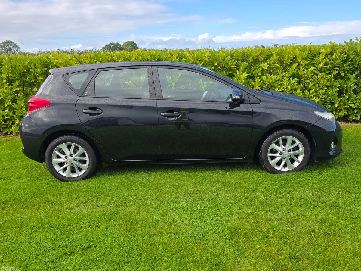 Toyota Auris Hatchback, Diesel, 2014, Black