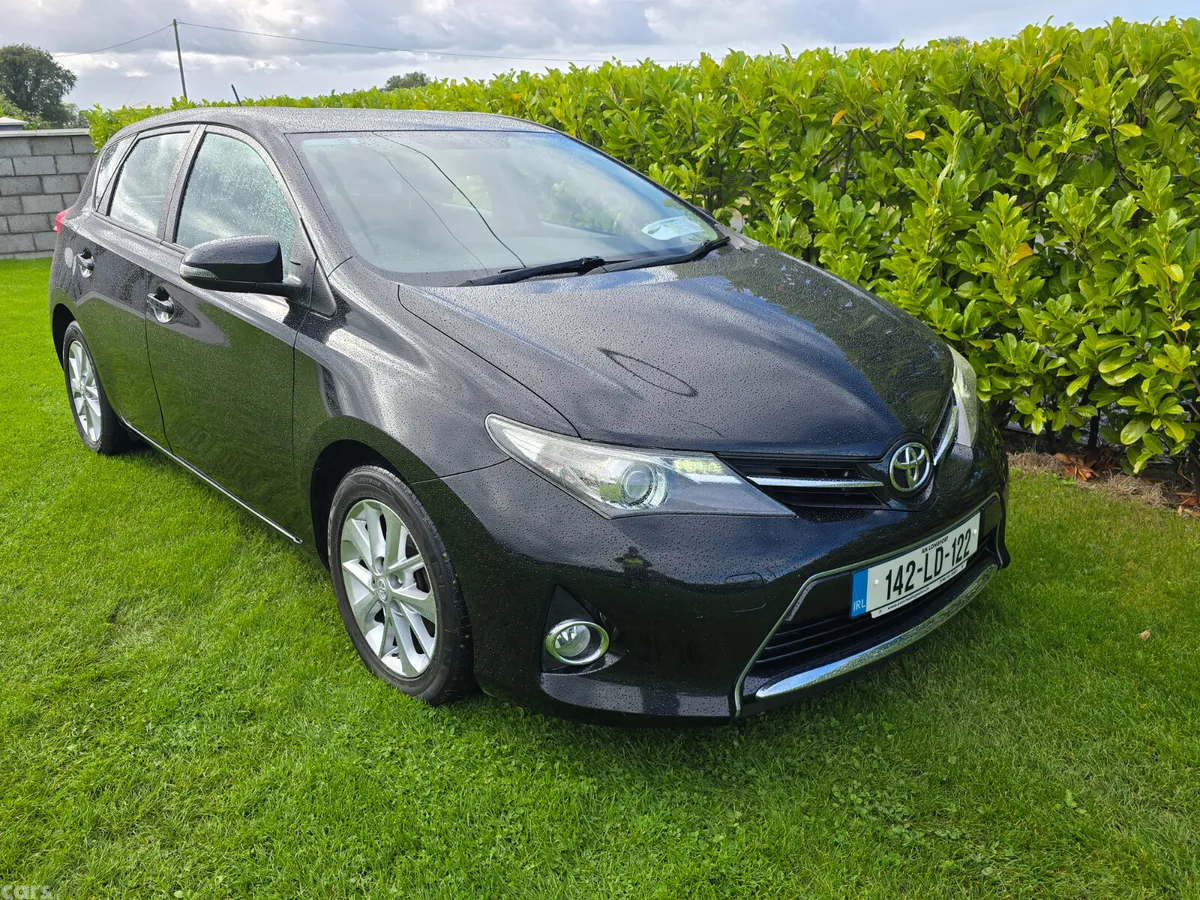 Toyota Auris Hatchback, Diesel, 2014, Black