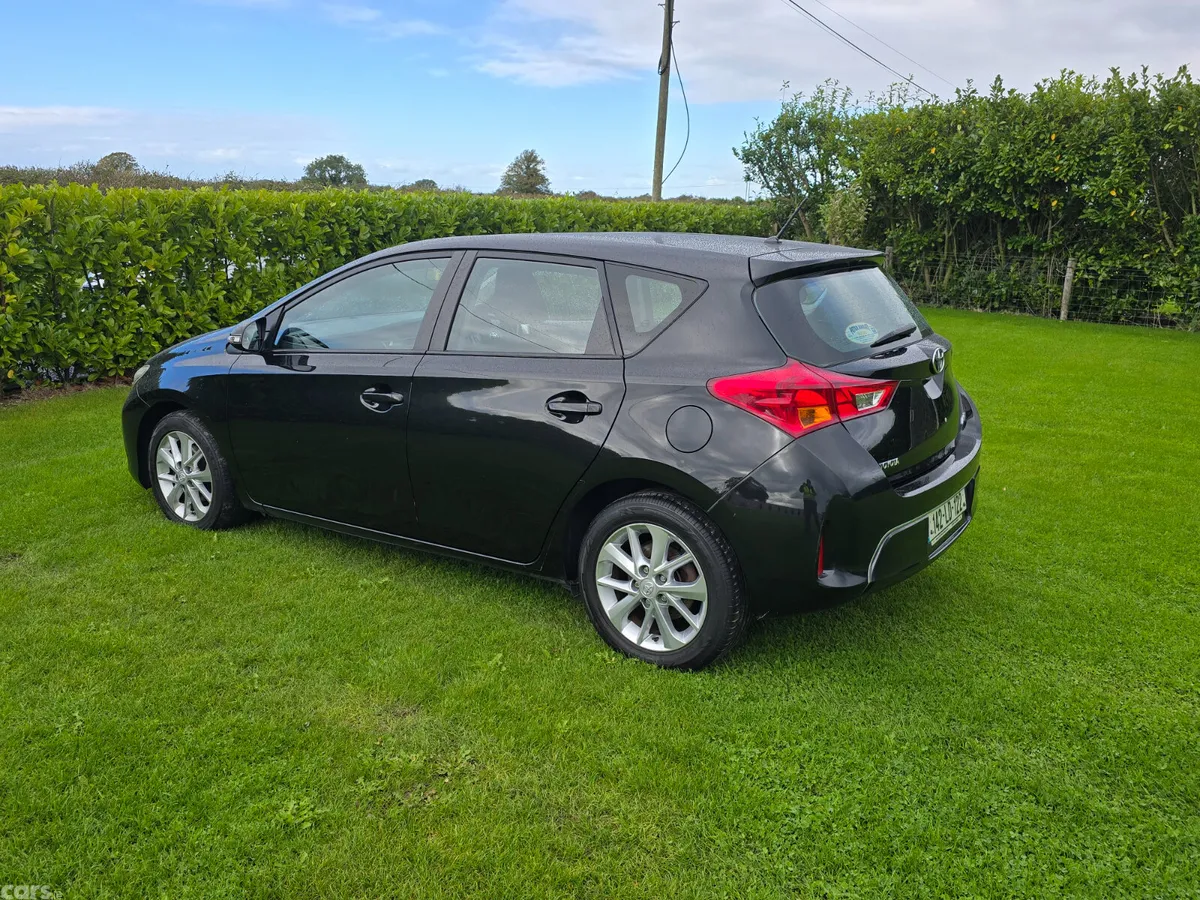 Toyota Auris Hatchback, Diesel, 2014, Black
