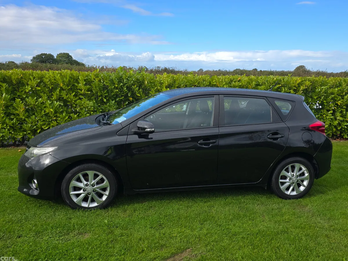 Toyota Auris Hatchback, Diesel, 2014, Black