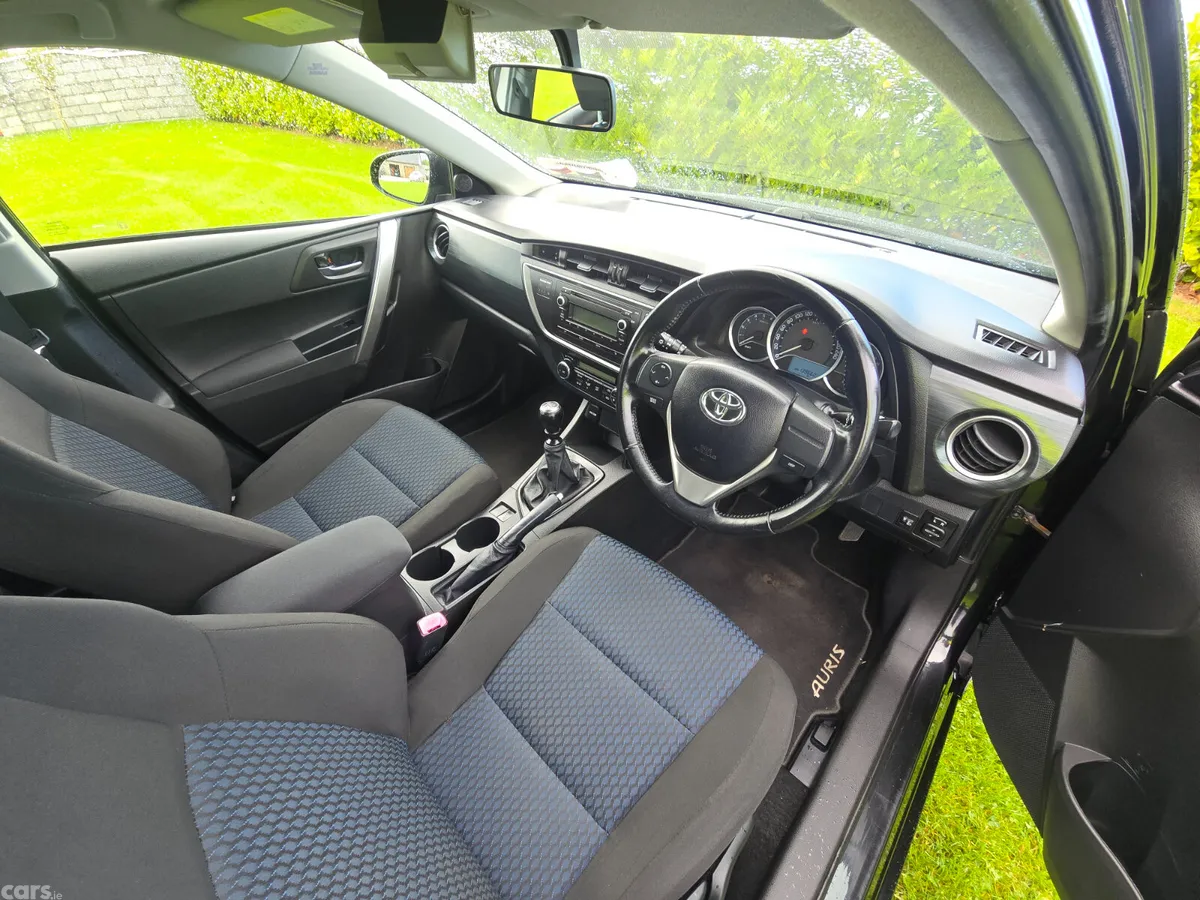 Toyota Auris Hatchback, Diesel, 2014, Black