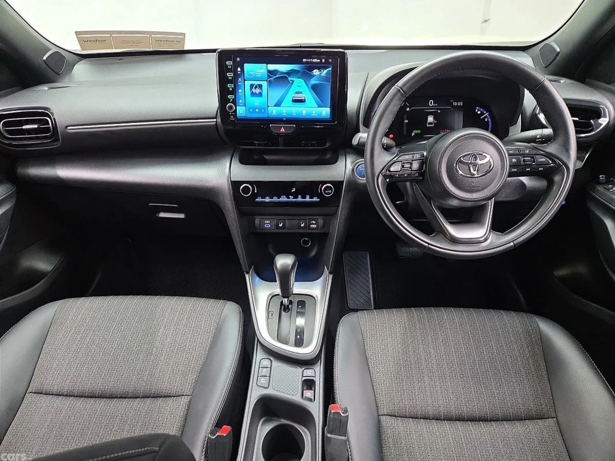 Toyota Yaris Cross SUV, Petrol Hybrid, 2023, White