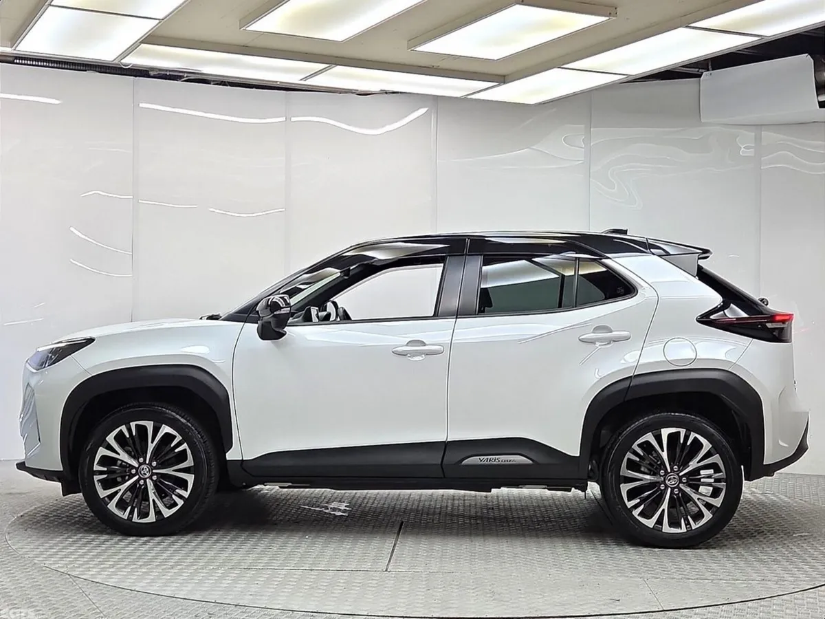 Toyota Yaris Cross SUV, Petrol Hybrid, 2023, White