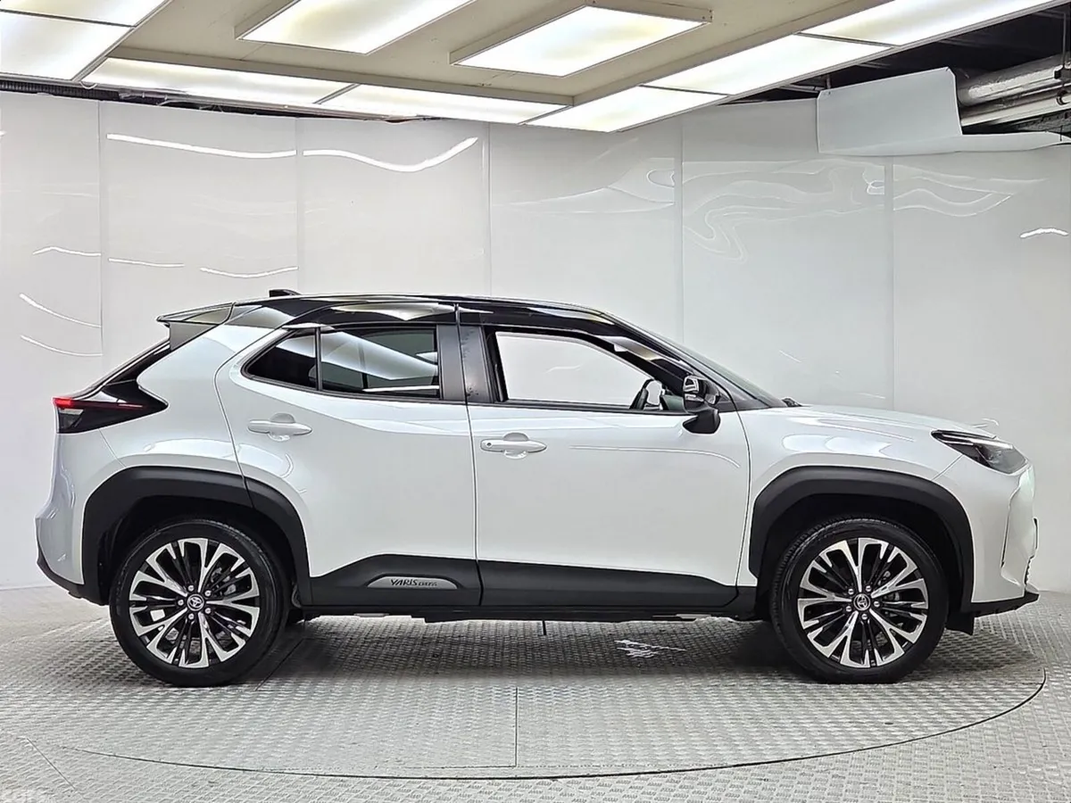 Toyota Yaris Cross SUV, Petrol Hybrid, 2023, White