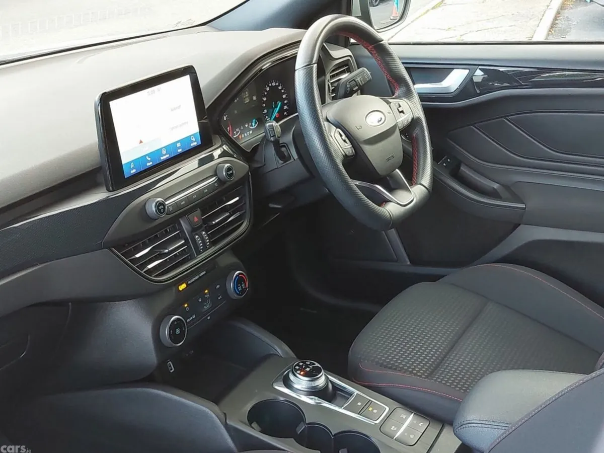 Ford Focus Hatchback, Petrol, 2021, Grey