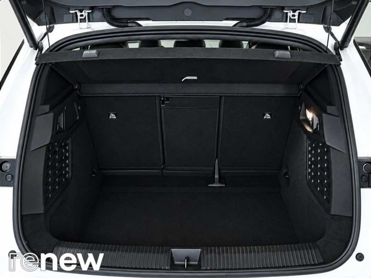 Renault Scenic E-Tech MPV, Electric, 2025, White