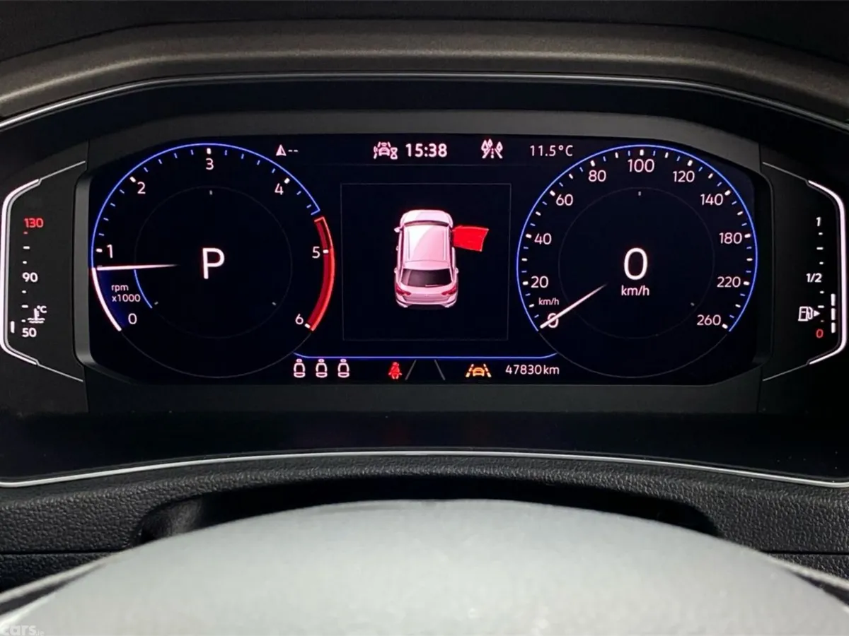 Volkswagen T-Roc SUV, Diesel, 2021, White