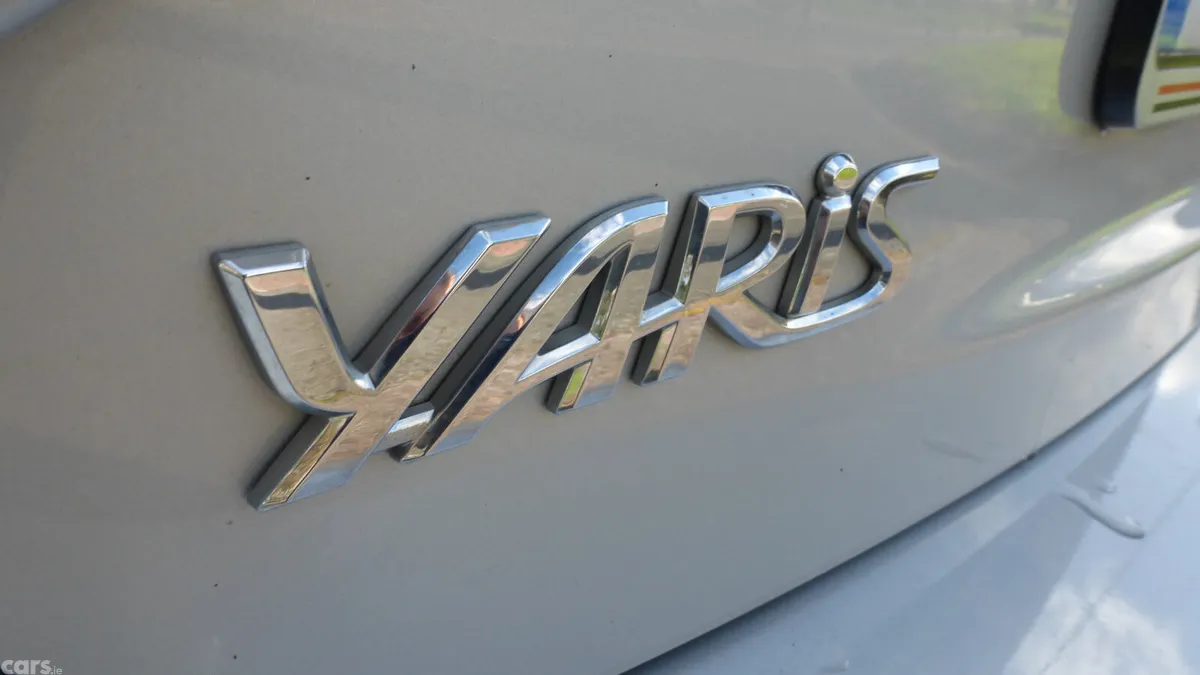 Toyota Yaris MPV, Petrol Hybrid, 2020, Grey