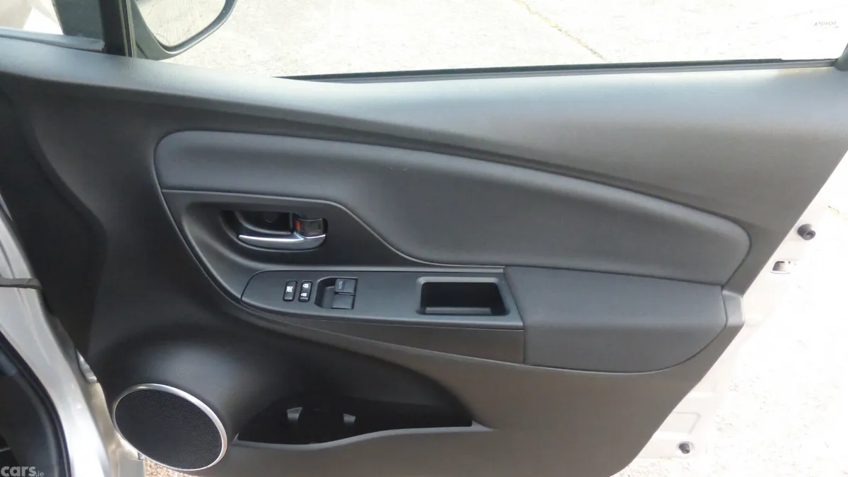 Toyota Yaris MPV, Petrol Hybrid, 2020, Grey