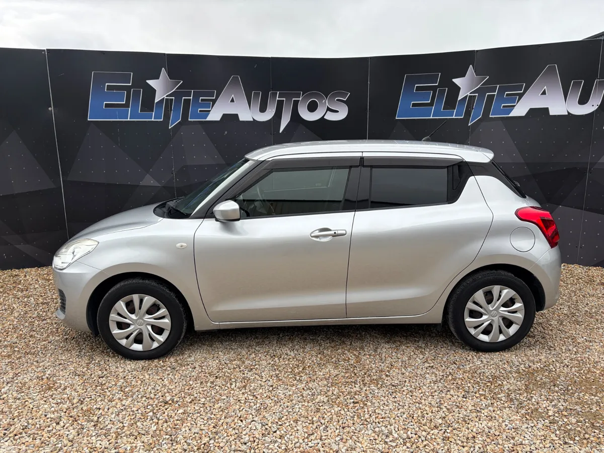 Suzuki Swift Hatchback, Petrol, 2017, Silver