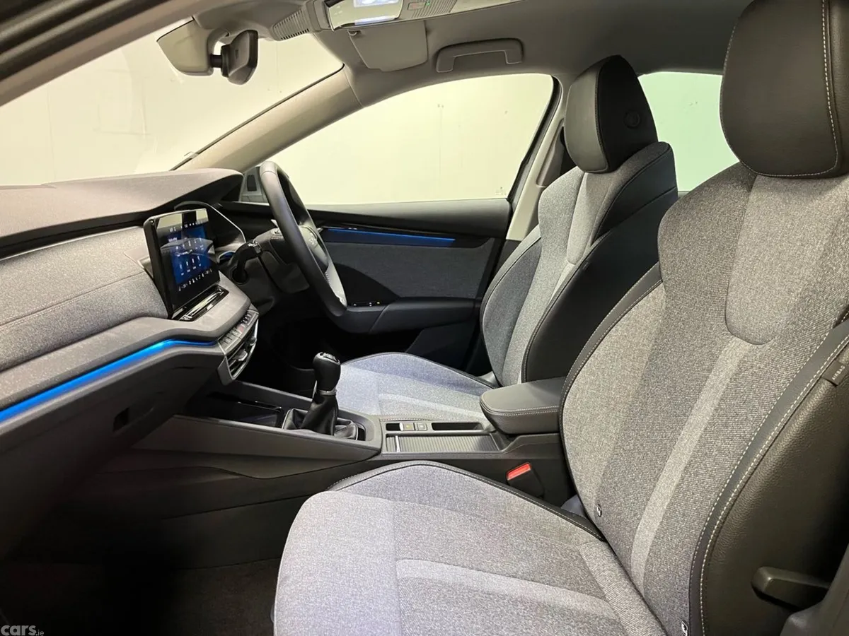 Skoda Octavia Saloon, Diesel, 2026, Grey