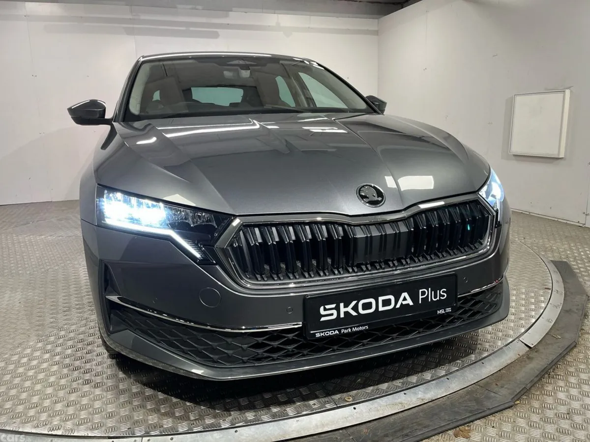 Skoda Octavia Saloon, Diesel, 2026, Grey