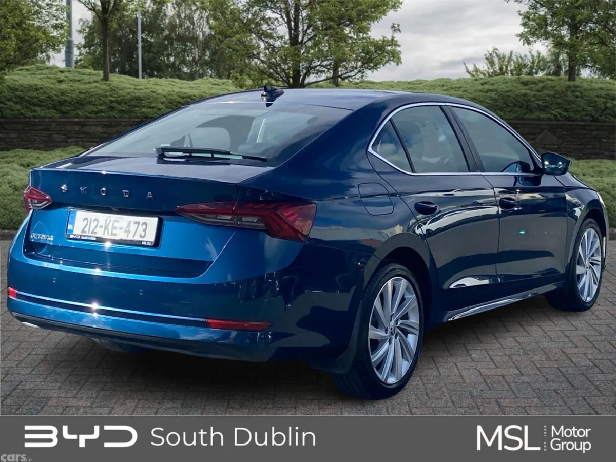 Skoda Octavia Saloon, Diesel, 2021, Blue