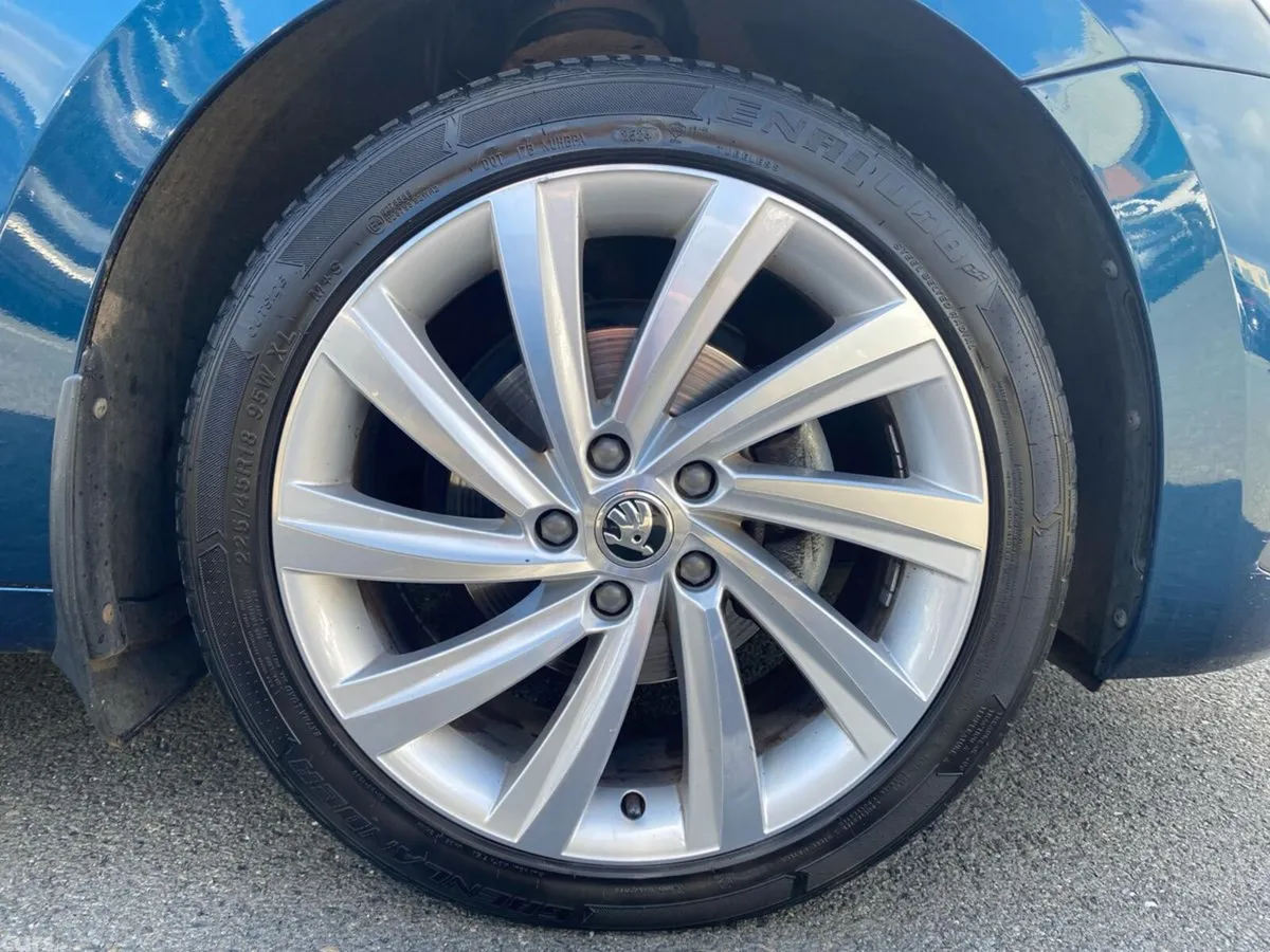Skoda Octavia Saloon, Diesel, 2021, Blue