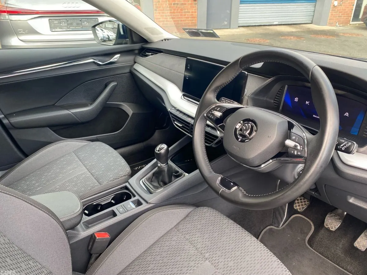 Skoda Octavia Saloon, Diesel, 2021, Blue