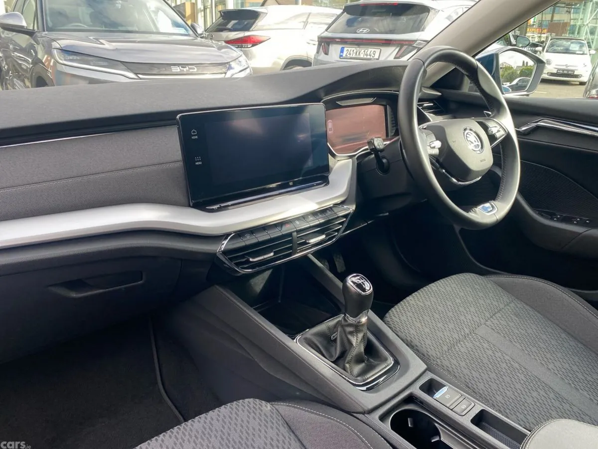 Skoda Octavia Saloon, Diesel, 2021, Blue