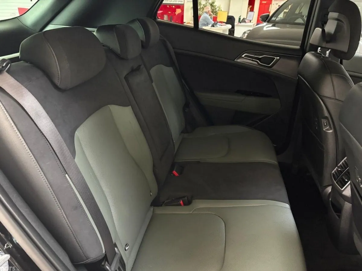 Kia Sportage SUV, Petrol Hybrid, 2025, Black