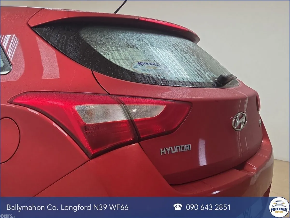 Hyundai i30 Hatchback, Petrol, 2015, Red