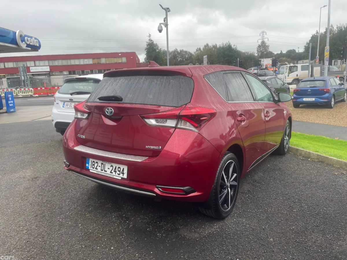 Toyota Auris Hatchback, Petrol Hybrid, 2018, Red