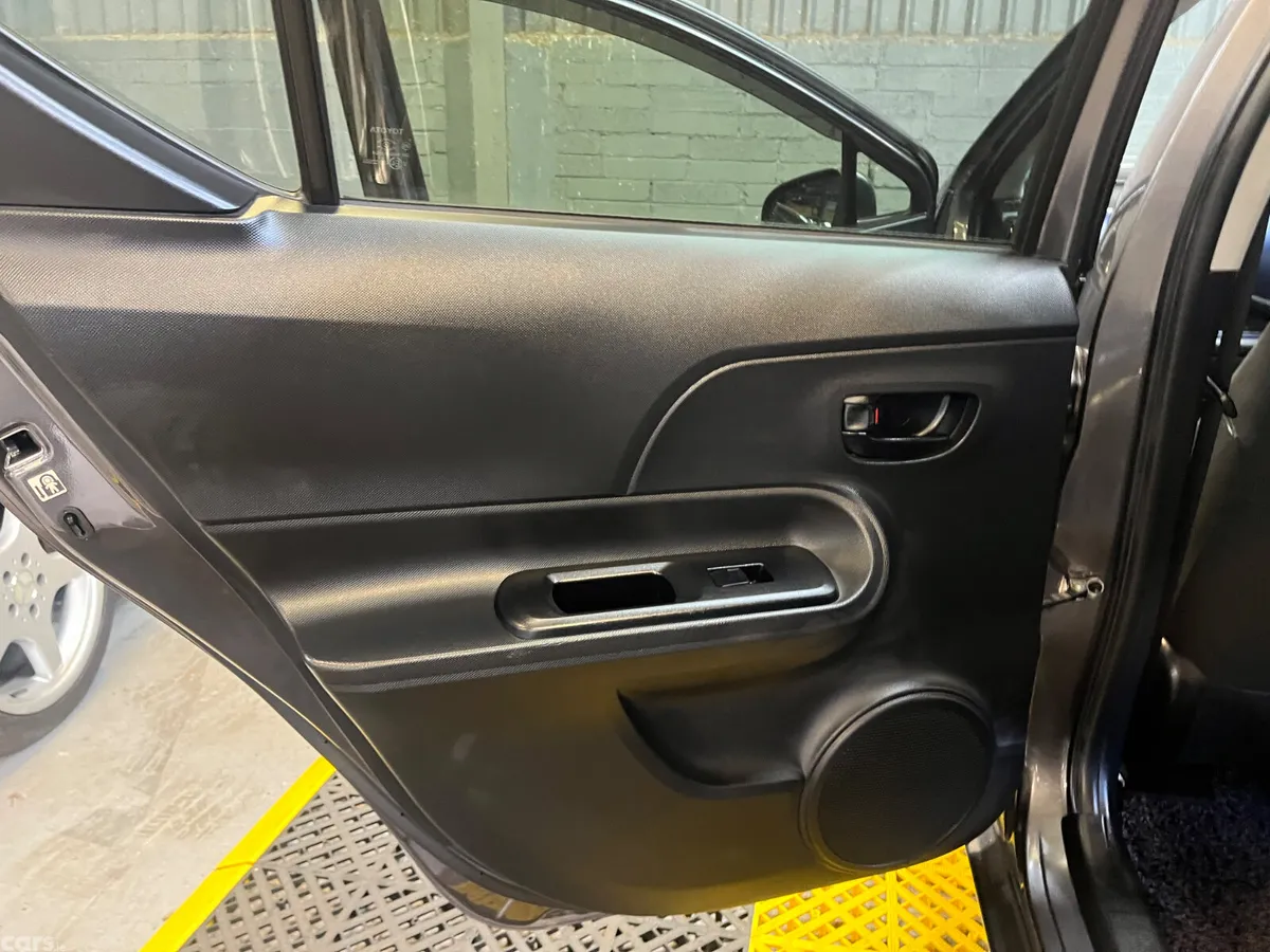 Toyota Aqua Hatchback, Petrol Hybrid, 2015, Grey