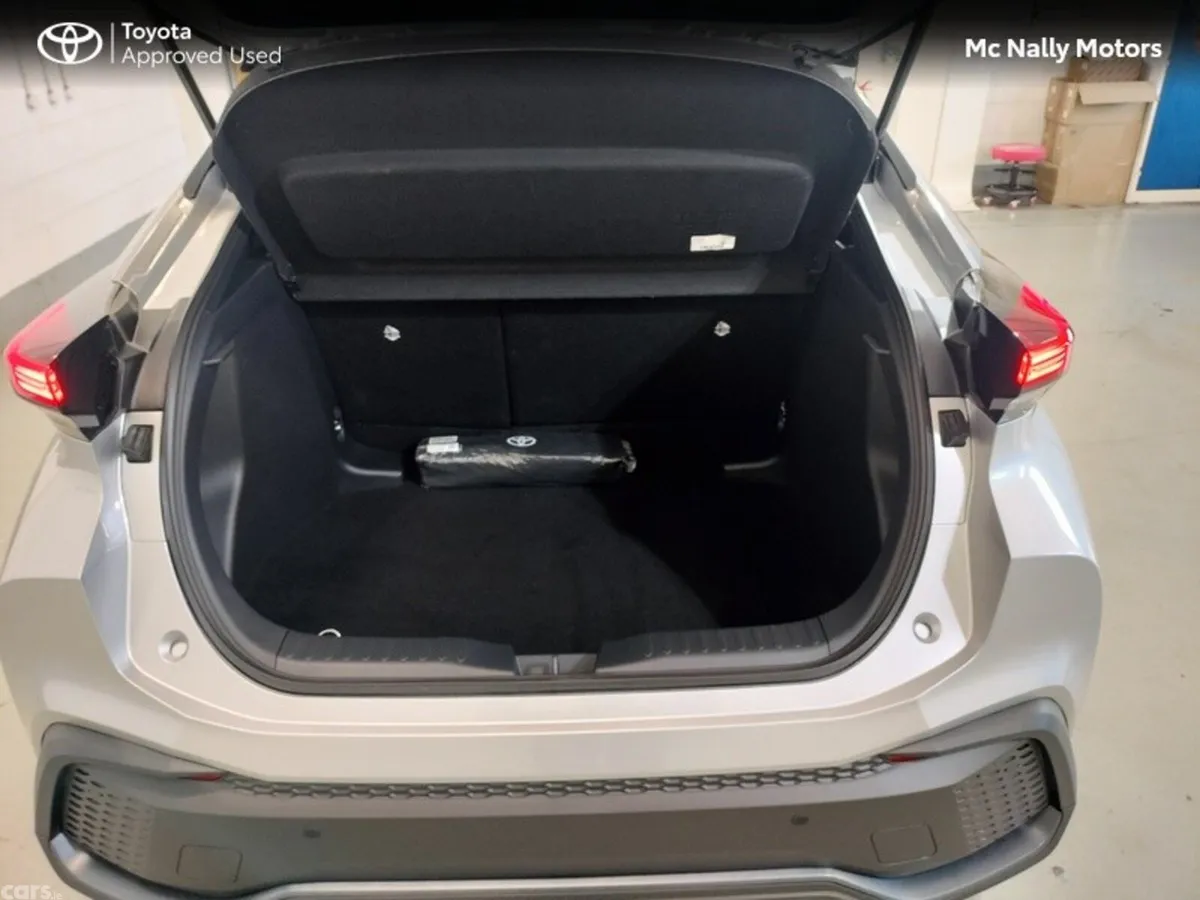 Toyota C-HR SUV, Petrol Hybrid, 2026, Grey
