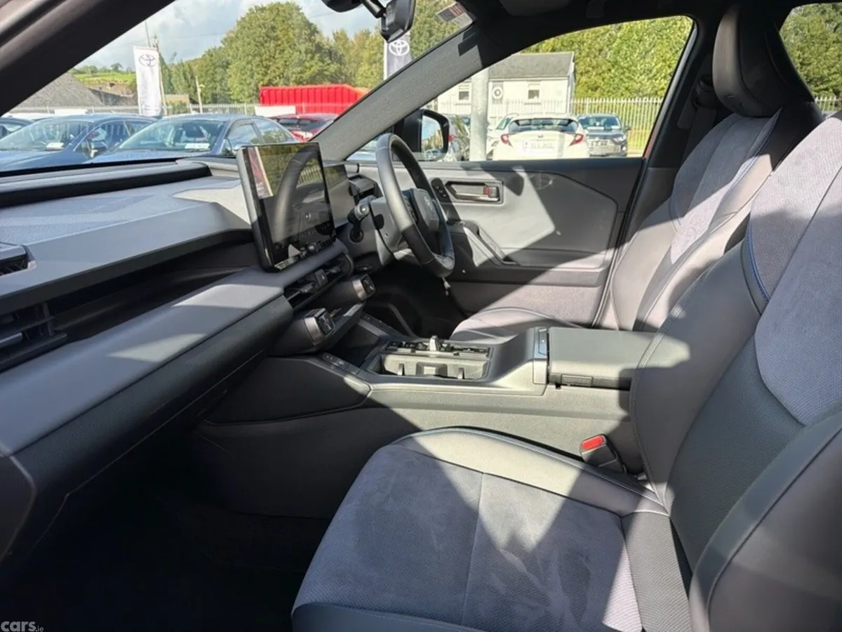 Toyota RAV4 SUV, Petrol Hybrid, 2026, Brown